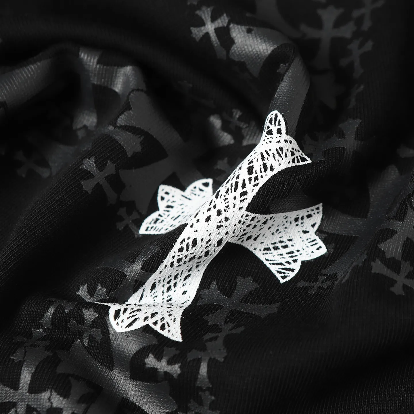 🅿️170 Chrome Hearts/Chrome Hearts 25ss cross printed short-sleeved T-shirt. Fabric 280g double yarn, 1*1 double yarn thread, soft and comfortable to the touch, no deformation, os dropped shoulders and loose version, same style for men and women. The loose version covers the flesh and looks slim but not attractive. Color: black/white Size: XS-L